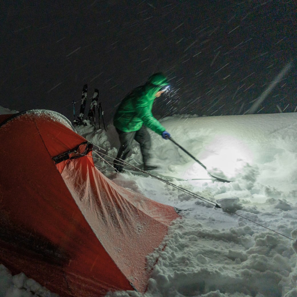 Snow shovel